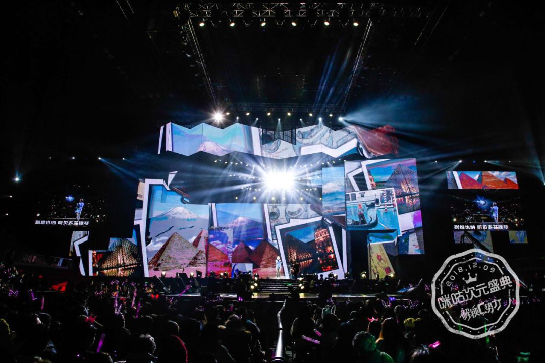 LCK女主持尹秀彬晒照：新的个人主页照片