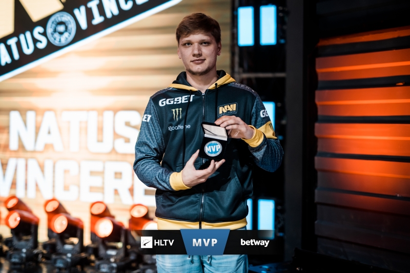 GALA 状态！Giggs 投中三分球， Meiko 带领团队冲向 Invictus Gaming 首先获得比赛点